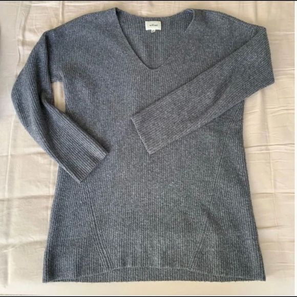 Wilfred Aritzia Henon deep V neckline grey sweater size small - Picture 2 of 12